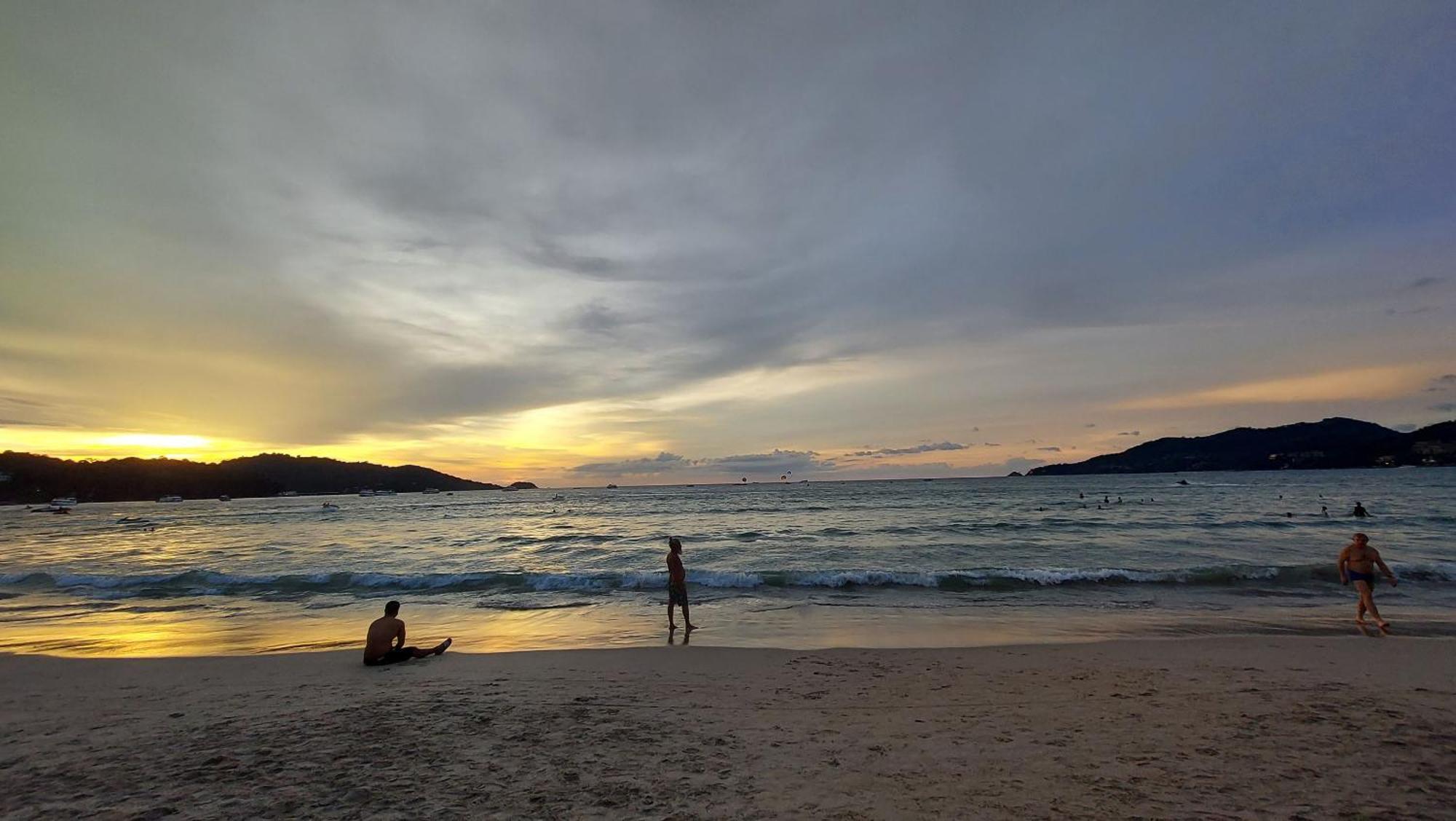 Sawasdee Apartment Patong Eksteriør billede