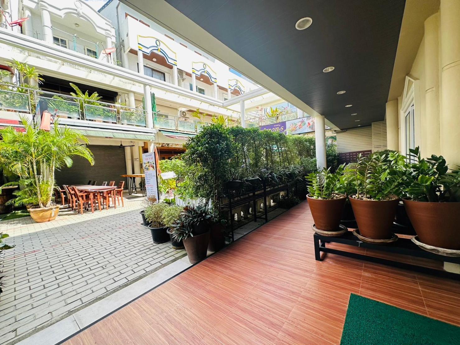 Sawasdee Apartment Patong Eksteriør billede